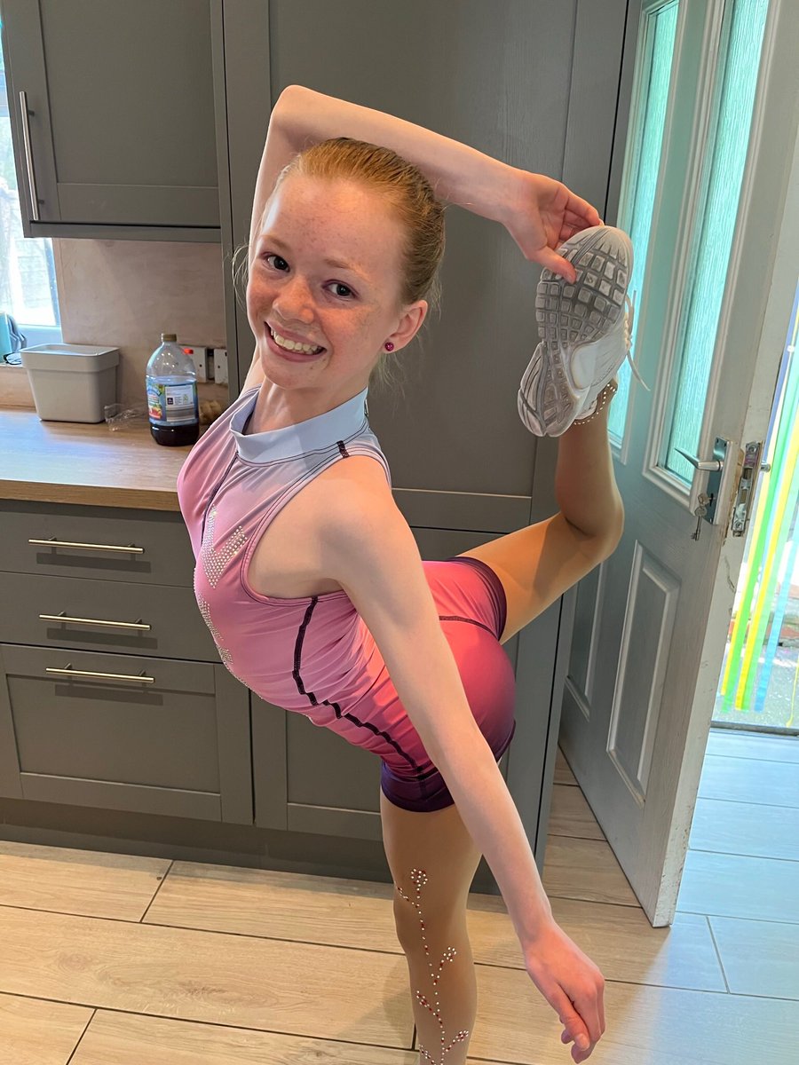 kerry_watkinson's tweet photo. Saturdays#skater#artisticskating#training#fitness#flexibility#believeinyourself#sport@GBskate https://t.co/4GNfOluz20