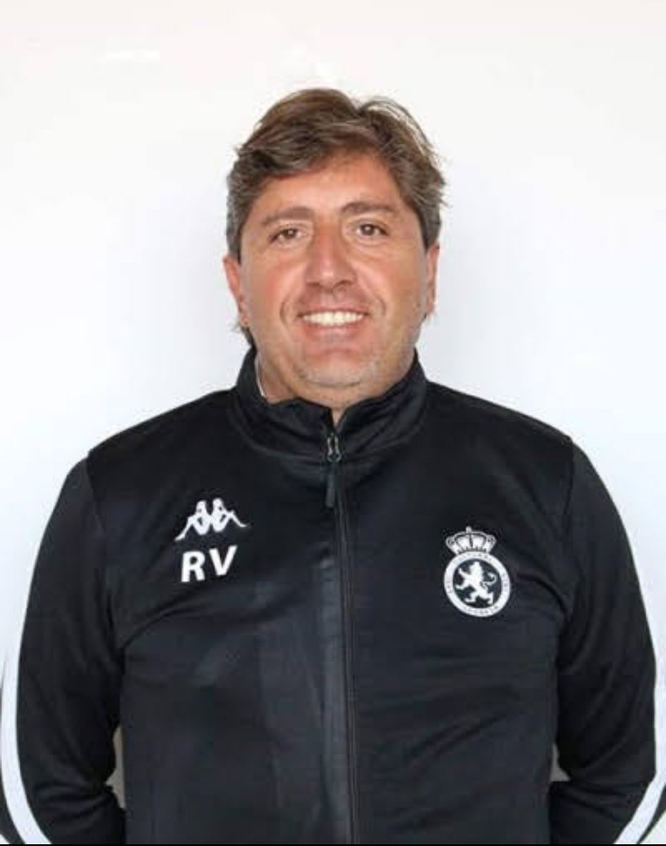 Buenos días!!!

Comenzamos la semana con el 🎂 cumpleaños 🎂 hoy de ROBERT, nuestro Coordinador en la #CultuAcademia

Muchas Felicidades!!!! ☺️ 🎉 💪