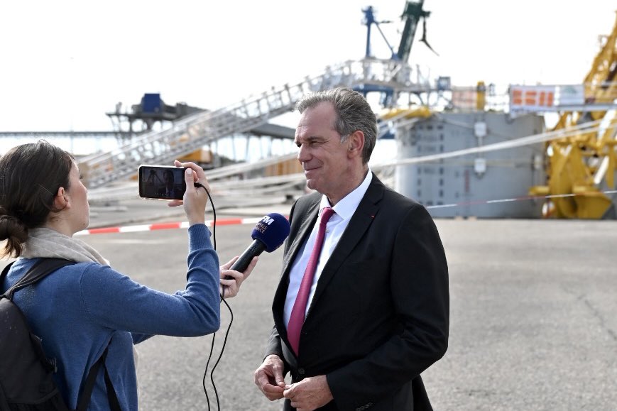 Ça, c’est fait ! La #RegionSud possède son premier parc éolien flottant, au large de Port-Saint-Louis-du-Rhône ! 🌬️⚡️

Avec cette nouvelle source d’énergie décarbonée, la #RegionSud s’assure d’une énergie durable et garante de la souveraineté énergétique de notre territoire.