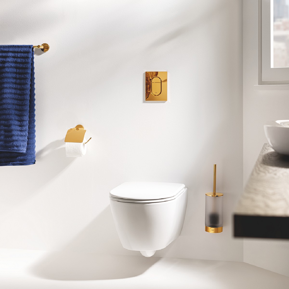 Cool Sunrise is part of the beautiful #GROHEProfessional Colors collection and is available across a range of our most popular faucets, showers, flush plates and other fittings. Are you ready to create unique golden #bathroom designs? Explore GROHE Colors: fal.cn/3z0se