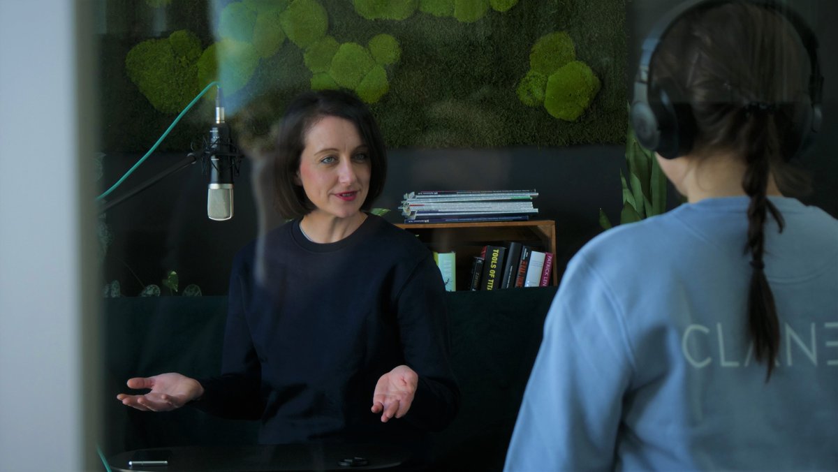 Was bedeutet #Vereinbarkeit für Claneo? Wie kann #FührunginTeilzeit in einer Agentur funktionieren? Fragen wie diese hat Head of People &amp; Culture Anja in dem #Podcast "Führen in Teilzeit" mit Johanna Fink besprochen: shorturl.at/rO178