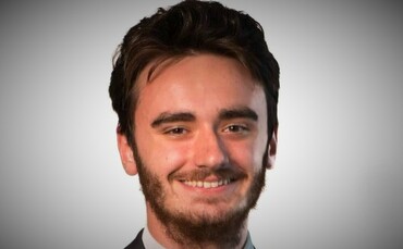 Profadviser's tweet photo. 21-year-old becomes industry's youngest Chartered planner https://t.co/bD41SP1khF https://t.co/MOymA3mQhA