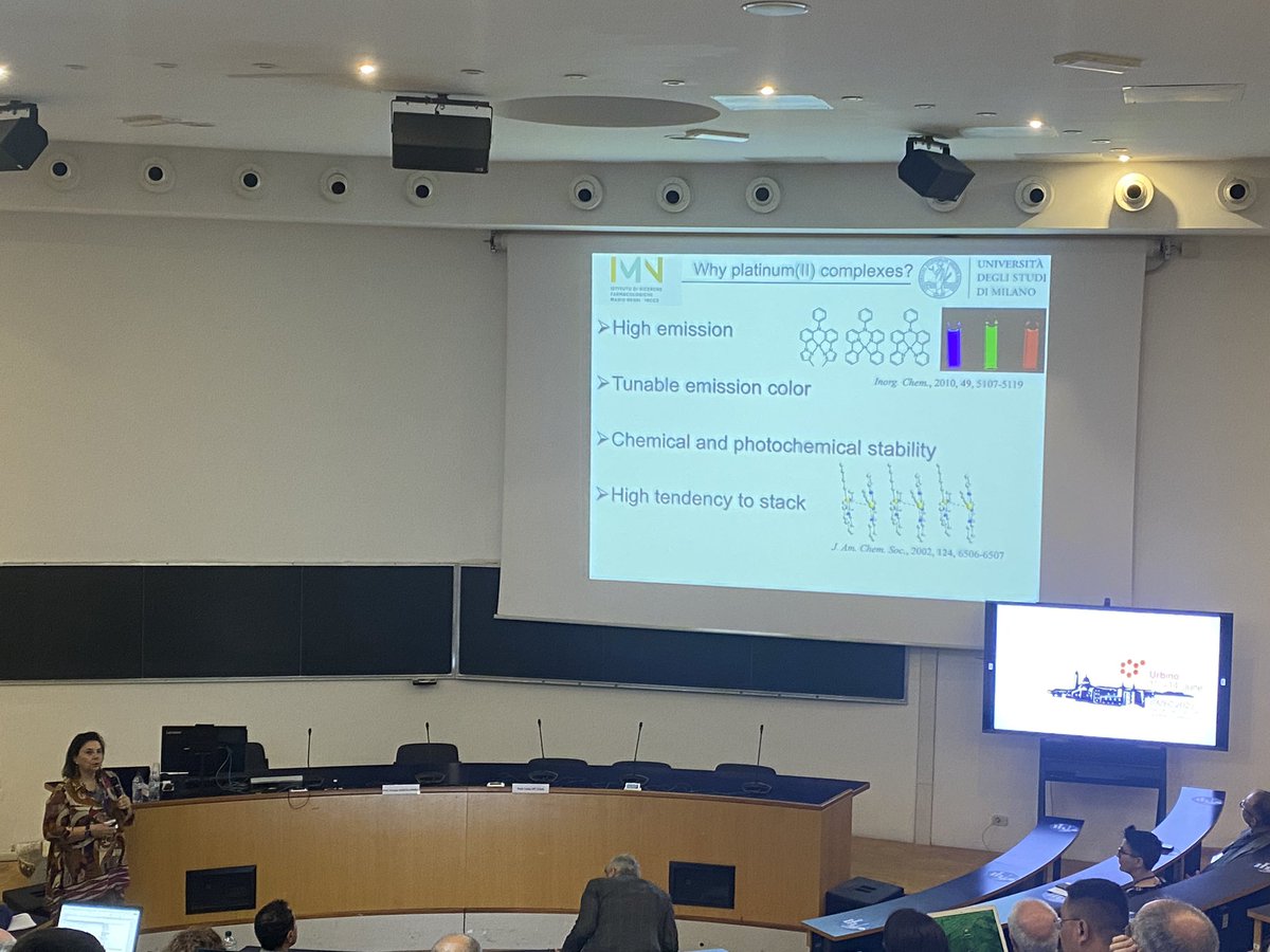 Second day of #ISMEC2023.
Our next invited speaker @LuisaDeCola8 with a talk about “Self-assembly of luminescent molecules in solution and in living systems”.