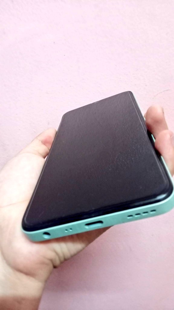 UP❗ UP❗ UP ❗

5.5k (negotiable) - Realme C35 (pastel green) As good as new.

Inclusion: with Charger, box, and sim card pin. 

Can do meet up: SM Manila, SM Bacoor, SM Dasma, Robinson's Imus, SM Molino, SM MOA.

RFS: Need funds for laptop.

DM for more info.