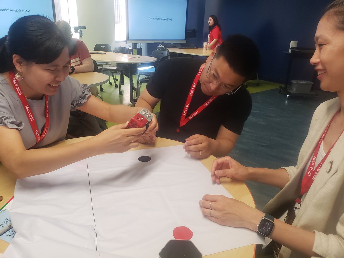 margaridaromero's tweet image. Playing and discussing the #CreaCube task at #isls2023 🧊 / #CSedu #creativerobotics #creativeproblemsolving /@AgenceRecherche #CreaMaker 👉 creamaker.wordpress.com/2019/02/06/pub…