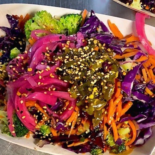 Get your #Veggie Bowl <a href="/uppercuttruck/">Upper Cut</a> 11a-3p <a href="/SPARKsocialSF/">SPARKsocialSF</a>. See 📷 menu, review, chat with #foodtruck #foodie @Mobolet 🔗 bit.ly/2mMNaoN