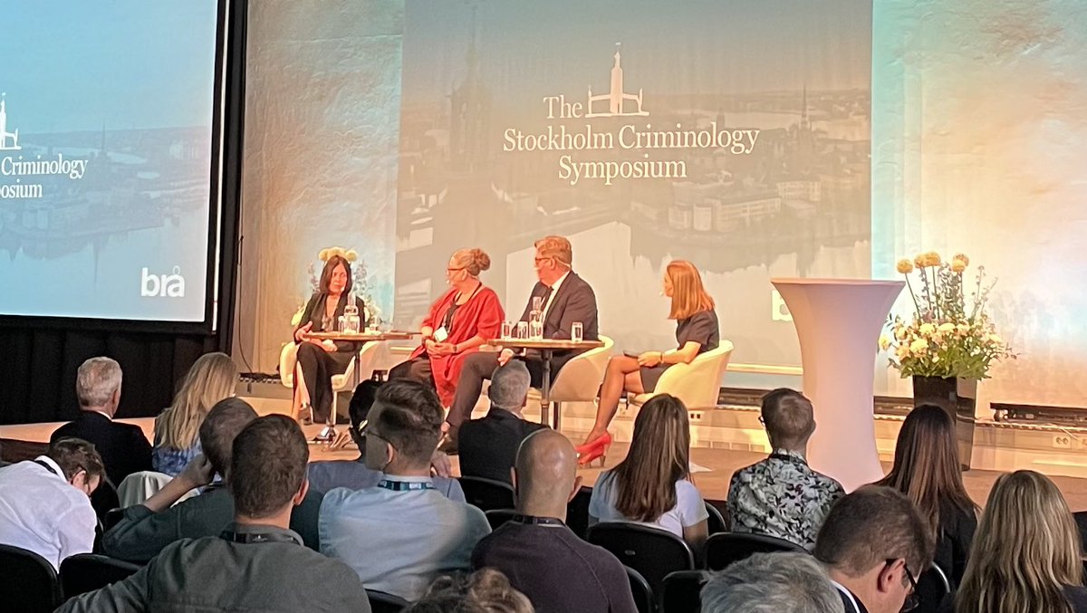 Militarized approaches to policing violence spur fear and erode trust, according to @TCriminology prize winner and @Stanford professor Beatrix Magaloni @BMagaloni #StockholmCriminology