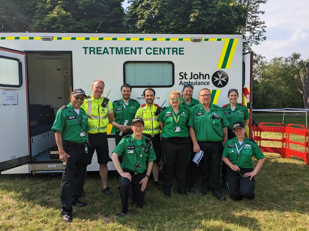 JenHealing's tweet image. Good to be back volunteering again for the #turkshead10k in Orleans Park, looking after some hot and dehydrated runners in challenging temperatures. Well done everyone who took part. 
@BearcatRunners @TurksHeadTW1