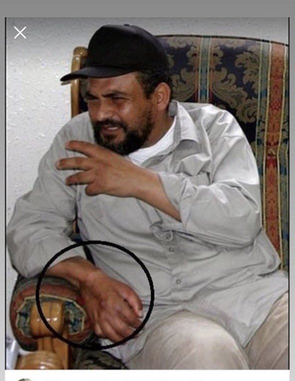 كان"جمال"مسراعا إلى الميادين،مولعا بغبار الملاحم،بحاثا عن الشهادة،نقابا عن الأغوار.
كان مدينة من جراح،كلما جرح استفزه الجرح،كأن دمه زيت روحه،تتأور تألفا كلما نزف.
خشي من جراحه أن تعيقه،فكسر هيبة الجرح بالجرح.كتلك الفراشة الوالهة الباحثة عن النور تصعق جناحيها بجمر الضوء ولا ترتدع.