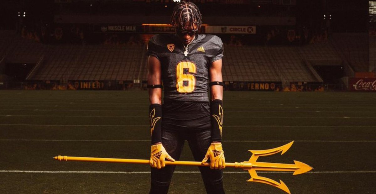 Texas DB Chris Johnson raved about his ASU visit. He has a decision date set, with three schools recruiting him hardest.

"Coach B.C. is like family at this point. The whole staff really, coach Dillingham, Isaiah Williams is like a big brother to me."

247sports.com/college/arizon…