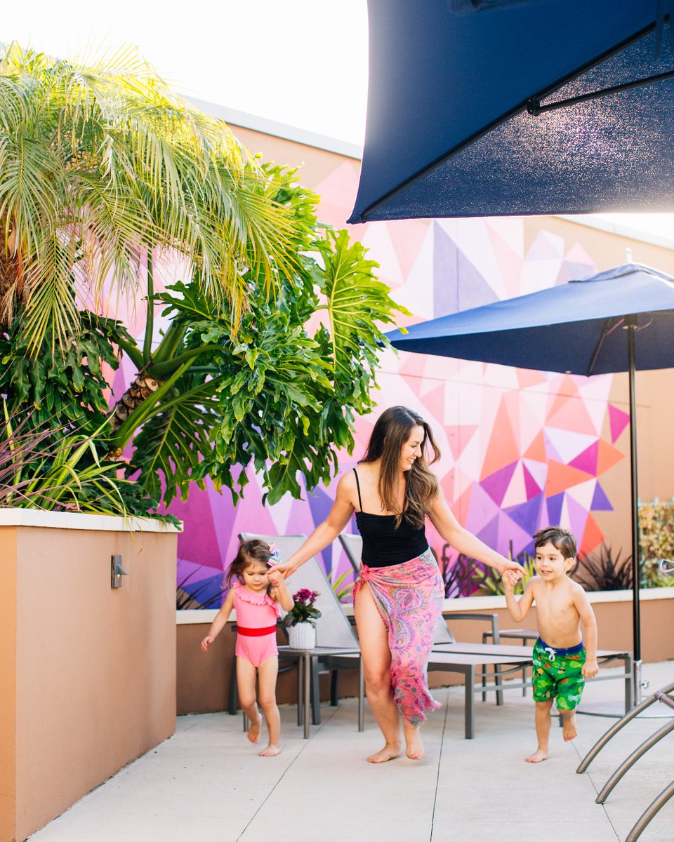 FSPaloAlto's tweet image. "Smile." According to research, smiling more often helps one live longer, reduce stress and elevate the mood! We think it is contagious. 😇 #GlobalWellnessDay #FSWellness #ThinkMagenta