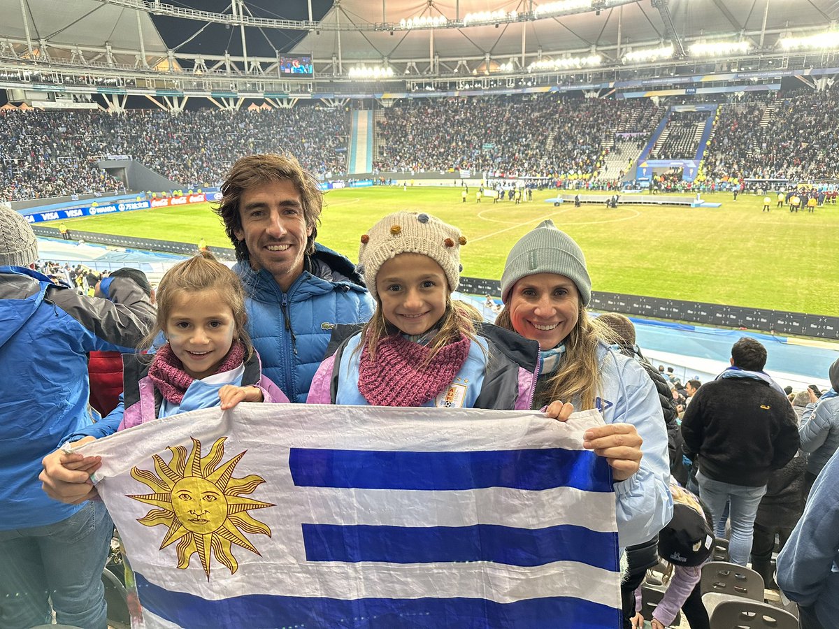 Felicitaciones y gracias CAMPEONES !!!
Tremendo equipo, ordenado, agresivo , dominador y con muchas habilidades. 

Admiración x este equipo que nos emocionó y llenó de orgullo !

<a href="/AUFOficial/">AUF</a>