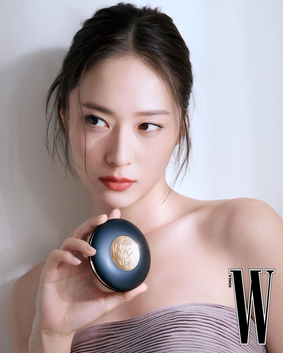 #Krystal for Lancôme's teint idole foundation

cr. W Korea
🔗 instagram.com/p/CtX-IgEvAGs/…

#JungSoojung #크리스탈 #정수정