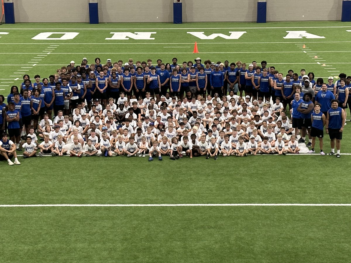 What a camp! Thank you @ConwayRegional , @DairyQueen , @StrothScott , and everyone who had a hand in making this camp a huge success. 
Who's ready for next year? 🙋‍♂️
Go Cats!! #kidscamp2023 🚾🏈