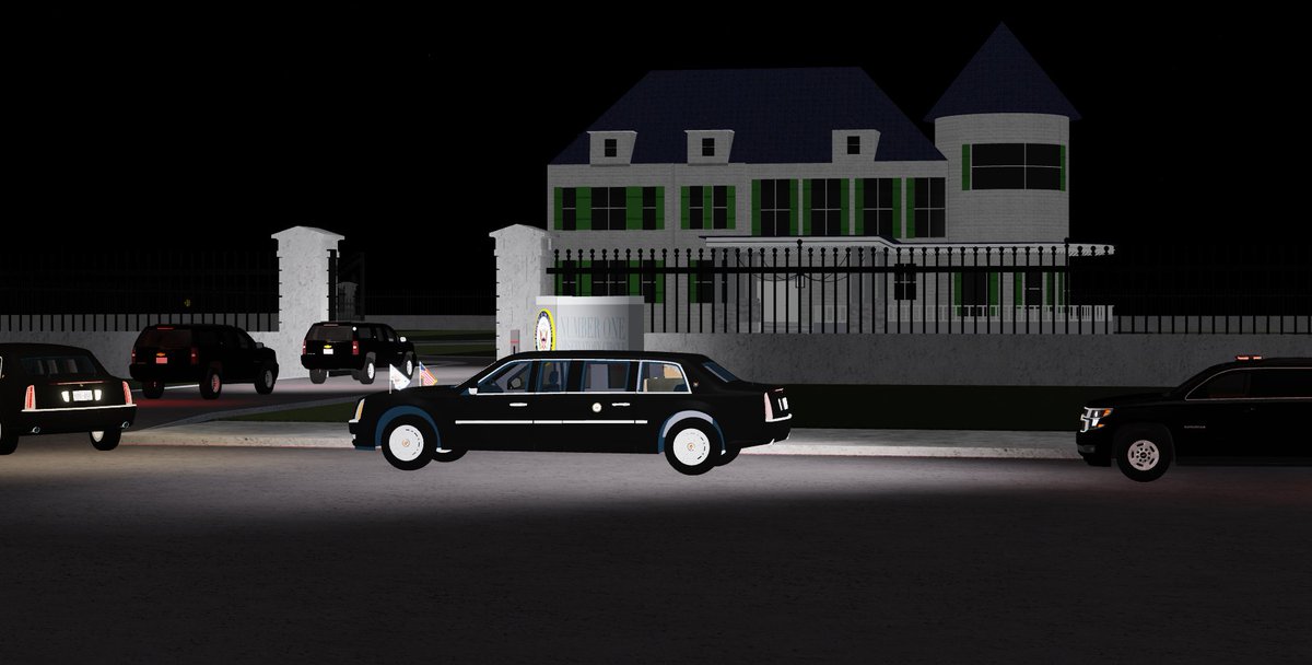 Geor705's tweet photo. I arrived at the Naval Observatory today after a long day. There is so much work to be done, but so little time. 
(Photo Credits @JohnCaergoRBLX ) https://t.co/dPTkfpaaSn