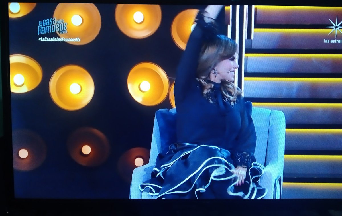 75margy's tweet photo. @LuciaMendezOf #LaDivaDeMéxico en @LaCasaFamososMx está de súper lujo @Canal_Estrellas @TvsEspectaculos @TeamLuciaMendez @gabrielglez2010 #SomosLuwers
#ChihuahuaSiempreContigo😺❤️
#HastaSiempre https://t.co/P2m5ZT1dv0
