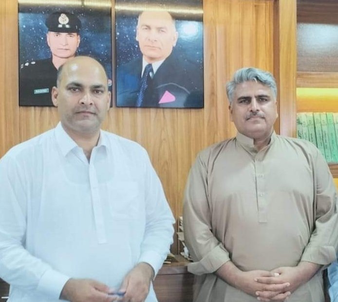 AdvShahidRashid's tweet photo. #رشید_لاچمبر_جوڈیشل_کمپلیکس_برنالہ #کرنل راجہ عبدالغفار صاحب کا انتہائی مشکور ہوں کہ آپ میرے آفس تشریف لائے اور مجھے مبارکباد دی , میرے لیے نیک خواہشات کا اظہار کیا، بہت شکریہ
#RajaShahidRashid #AdvocateHighCourt
#MembersBarAssociation
#TehsilBarnalDistrictBhimber https://t.co/L38Gcktdbd