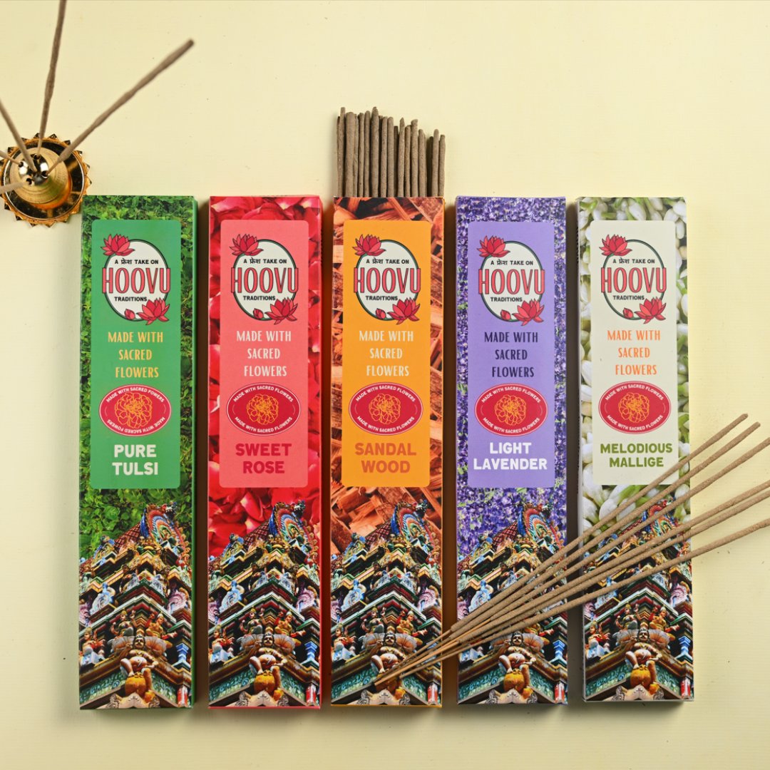 hoovufresh's tweet photo. Experience the enchanting world of Hoovu Agarbatti! 🌸✨ Indulge in the captivating aromas of Rose, Lavender, Mallige, Sandalwood, and Tulsi. 🌹💜🌼🪶🌿 
#HoovuAgarbatti #PureFragrance #PoweredByWomen https://t.co/YsKazq8JEr
