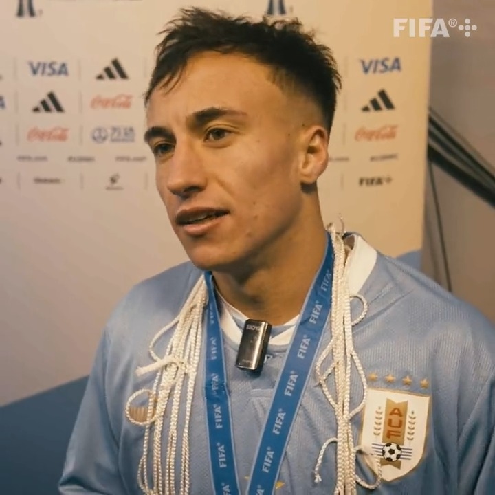 🎞️ “𝐔𝐫𝐮𝐠𝐮𝐚𝐲, 𝐭𝐢𝐞𝐫𝐫𝐚 𝐝𝐞 𝐟𝐮́𝐭𝐛𝐨𝐥” ¡Se viene la serie de  la Selección Uruguaya! Vas a poder ver a La Celeste por dentro, como nunca  la viste……