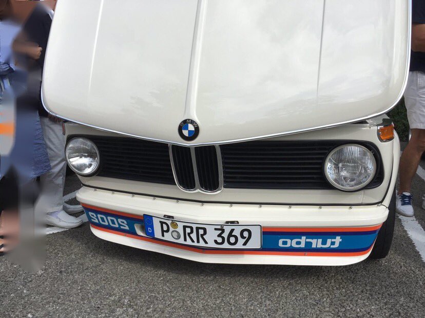 momopokomomo's tweet photo. 2023.6.12 懐かしいBMW2002ターボ🚙💐
#bmw #bmw2002 #bmw2002tii #bmw2002turbo #2002 #2002turbo #2002tii https://t.co/XejaNouJhR