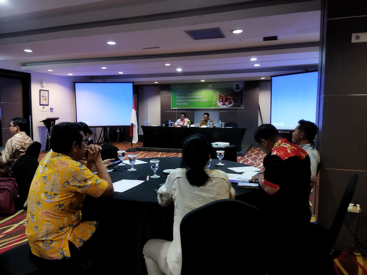 MitraGambut's tweet photo. Coaching clinic produk hukum Desa untuk perlindungan dan pengelolaan ekosistem gambut di Kalimantan Tengah | @muhyusuf039 @BRGM_Indonesia https://t.co/ZnHwscLVDV