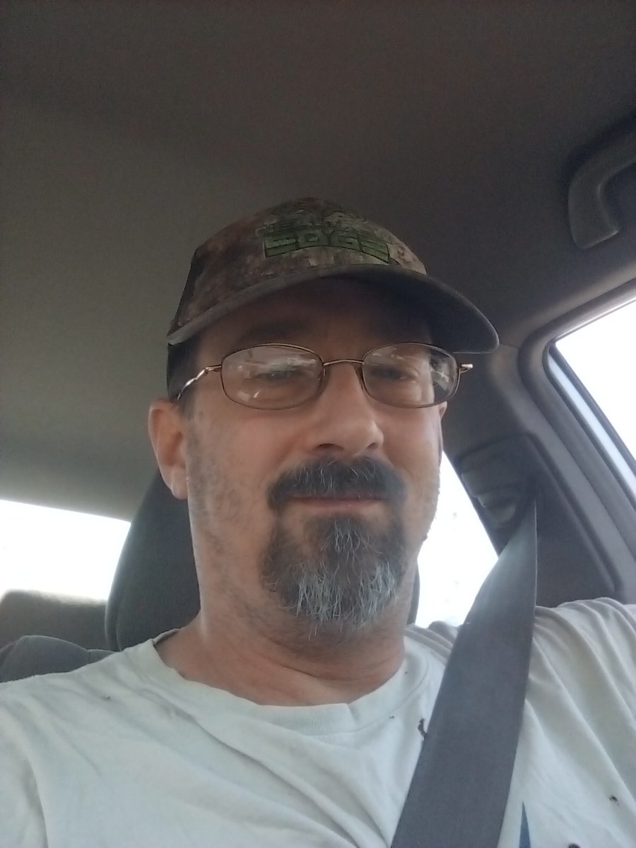 Hey I'm looking for a naughty Asian woman to talk to and maybe share a naughty picture or two. I'm looking for a new relationship too.