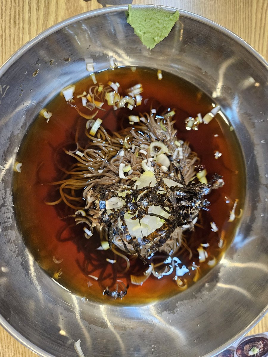 시원하게 먹고싶어 들어갔는데 마침 살얼음이 다 녹았다니.....ㅜㅜ 뭐야ㅜㅜ