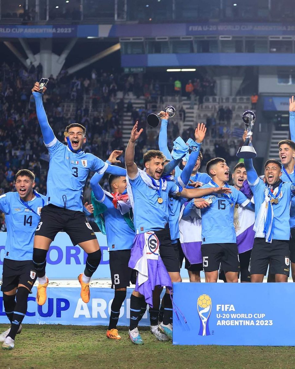 oltsport_'s tweet photo. South American football supremacy at World stage. 🏆

1️⃣ U17 World Cup 2019-Brazil 🇧🇷
2️⃣Olympic 2020 - Brazil 🇧🇷
3️⃣World Cup 2022 - Argentina 🇦🇷
4️⃣U20 World Cup 2023 - Uruguay 🇺🇾

#FIFAWorldCupU20 
#U20WorldCup https://t.co/GYjU5oCsWi
