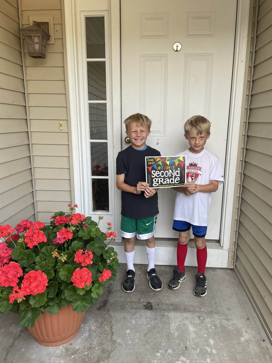 TGOODS20's tweet image. 2️⃣nd Grade in the Books 📘📗
“The days are long.. the years are short”
#BMOC