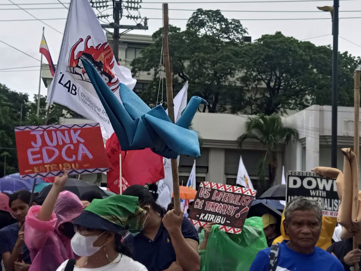 ATM | Sandugo and other progressive groups hold protest action along Kalaw Avenue in Manila, barred from marching by uniformed policemen to the US Embassy

US Troops Out Now!
US Imperialist, No. 1 Terrorist!

#AtinAngPinas 
#ImperyalismoIbagsak
#IndependenceDay2023