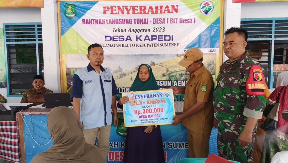 RadenRahmat2012's tweet photo. Penyerahan BLT Desa Triwulan ke-2 (April, Mei, Juni) TA 2023
#BLTDD
@jokowi
@halimiskandarnu
@M1ftahulMun1r
@FajarRasyid01
@tppkemendes https://t.co/GPEb8ysxrh