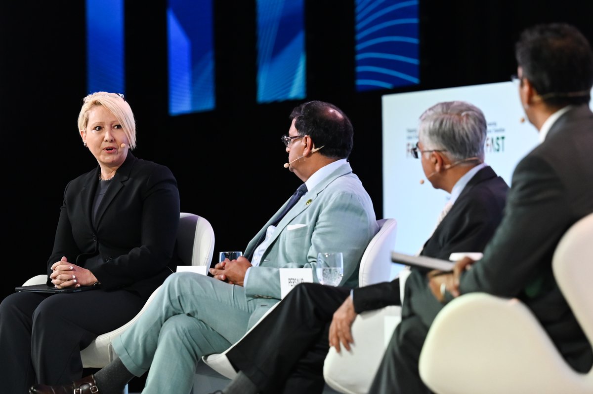 IFC_EAP's tweet photo. “Most climate finance is going to countries where the climate story isn’t the most urgent,” @IFC_org’s Isabel Chatterton said @blackrock, @MAS_sg & @Temasek’s #FASTConference in Singapore. “We need a multistakeholder response to change that.” https://t.co/O1RhpbgSYk #Ecosperity https://t.co/GGgzAE6tDo