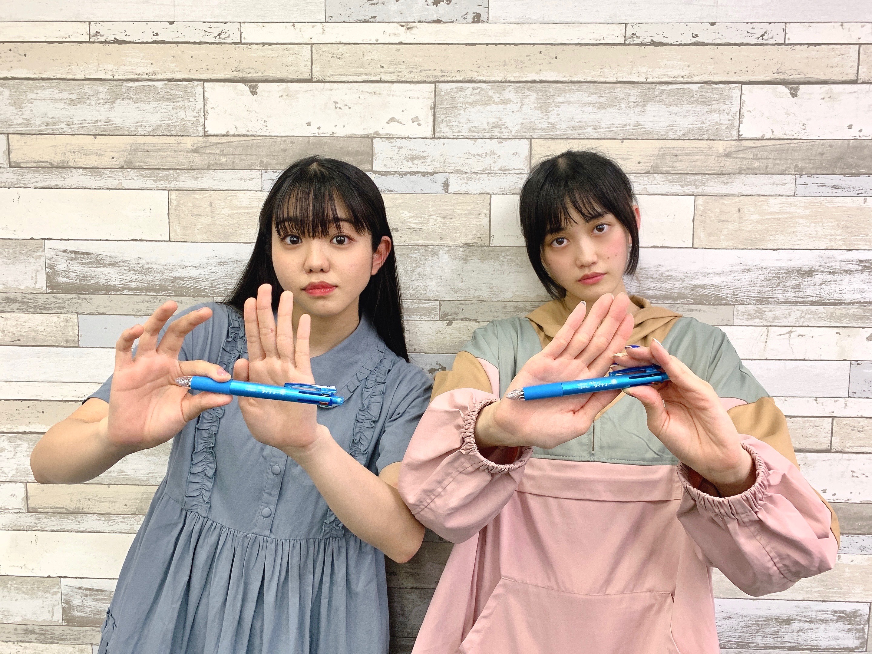佐藤日向・小泉萌香のバトってダイナソー サイン入りチェキ 佐藤日向・小泉萌香のバトってダイナソー サイン入りチェキ Blu