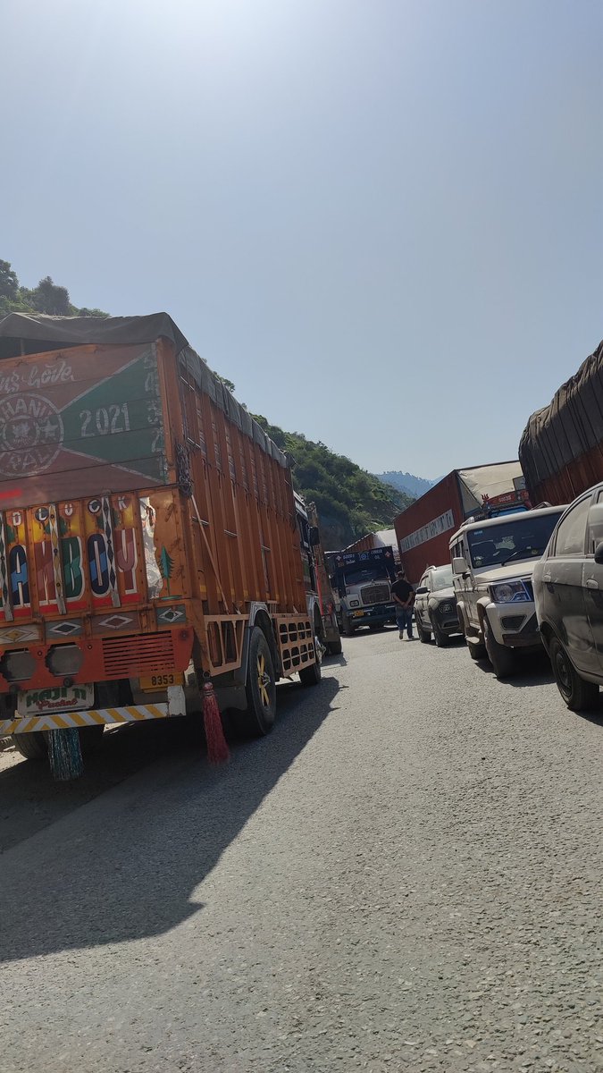 schacko77's tweet photo. @Traffic_hqrs @JmuKmrPolice @JKTransportDept @OfficeOfLGJandK @Divcomjammu @DivisionalComm1 @ZPHQJammu @diprjk @ddnews_jammu @ddnewsSrinagar @ddnewsladakh Heavy blockade on NH 44 between Ramban - Banihal https://t.co/Dyf21KZDyo