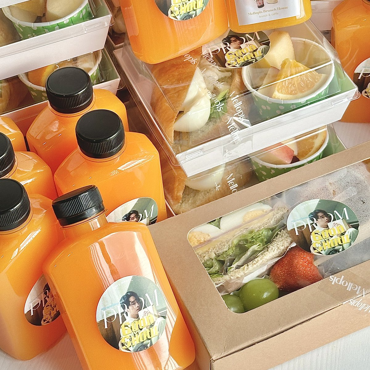 melloplsbrunch's tweet photo. ขอบคุณแฟนคลับ K. @anotherboytj23 มากๆค่า 💖🥰🎉✨
#prompayy 
#คนบาปของPromPayy 
#foodsupport #foodsupportศิ��ปิน #foodsupportthailand #snackbox 

❥ สอบถามรายละเอียดที่ 🥑
Instagram : https://t.co/LlmZWgurwm
Line : @melloplsbrunch (มี@) 
คลิก ☑️ https://t.co/jBTzvwMZ55 https://t.co/VZDriVpCUe