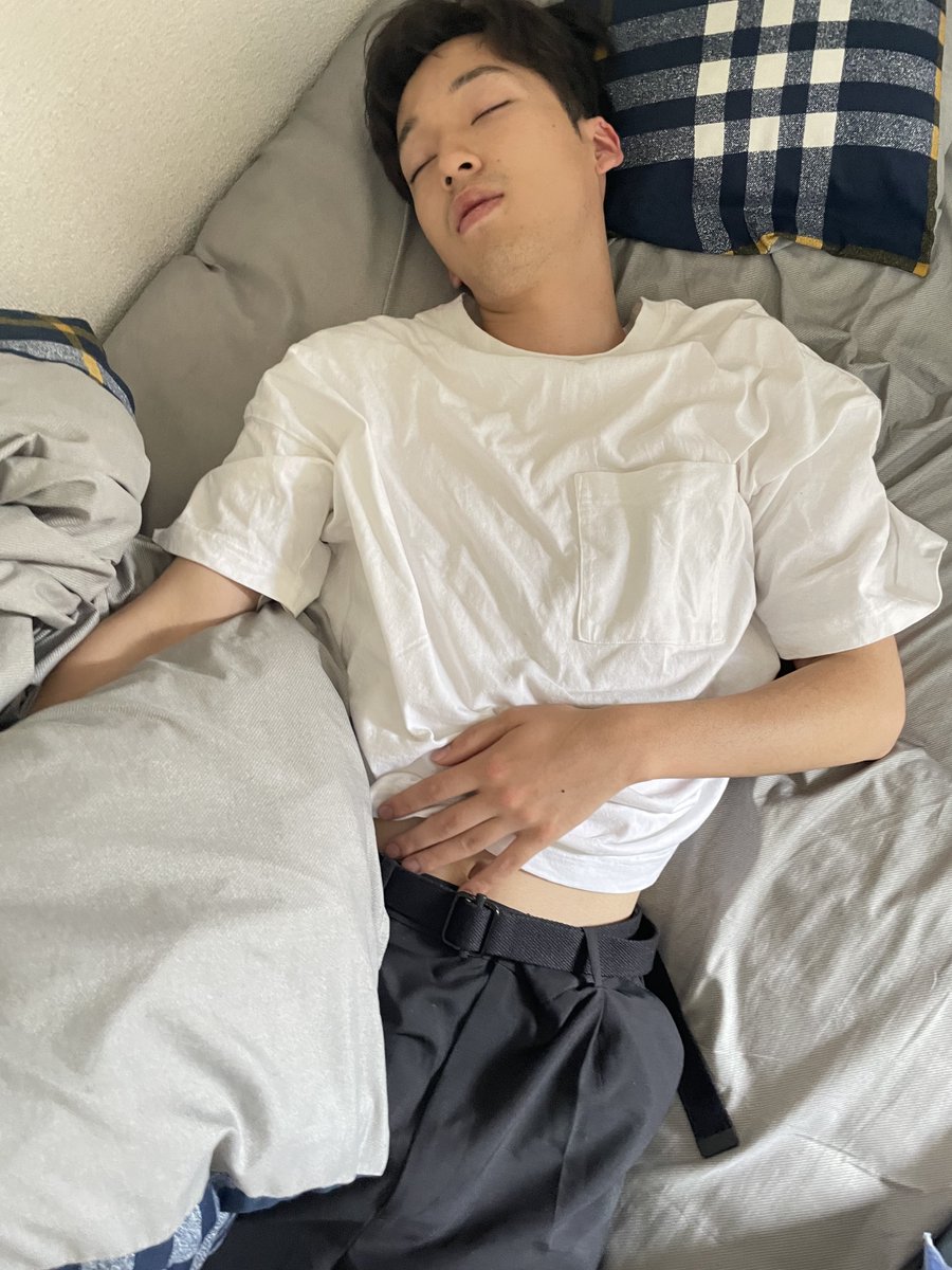 shuyama0's tweet photo. 起きません😭 https://t.co/jUeEU6ejbC