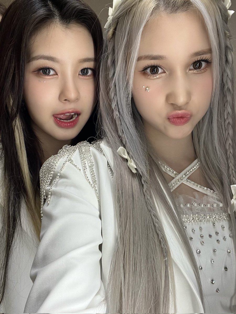 the air was alive with melodies as we blended our spirits like two harmonious birds at an unforgettable concert, like a dream. forever grateful for the joy we shared, like a warm embrace on a cold winter's day, cherishing those treasured moments in our symphony. 🌷