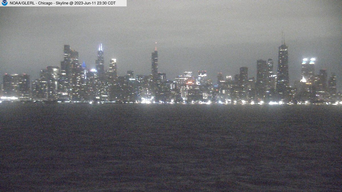 It's 53F in #Chicago with cloudy skies &amp; winds at N17.27mph goo.gl/Z1aEUC