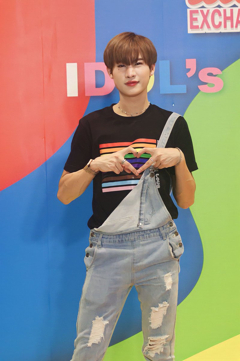 TitleLand1's tweet photo. มองเผิน ๆ อาจไม่ติดตา
แต่ถ้ามองไปมองมาอาจติดใจ
@title_ttle #TitleNattakit #UPnAWAY #IdolExchange #mangomusicentertainment #ATMOSPHERE #PrideMonth https://t.co/R6bkdGbg2l