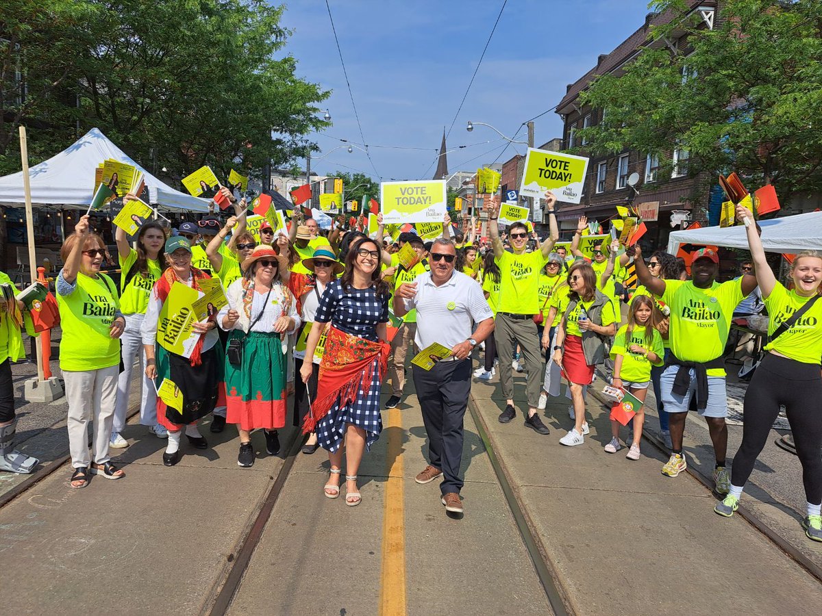 MYorke27's tweet photo. #HappyPortugalDay ~ so proud that so many of our members were out on a hot π₯ Saturday walking with @anabailaoTO on her campaign ~ Toronto's next Mayor!
@Local675DALI #local1030 https://t.co/z4lBNXSerN