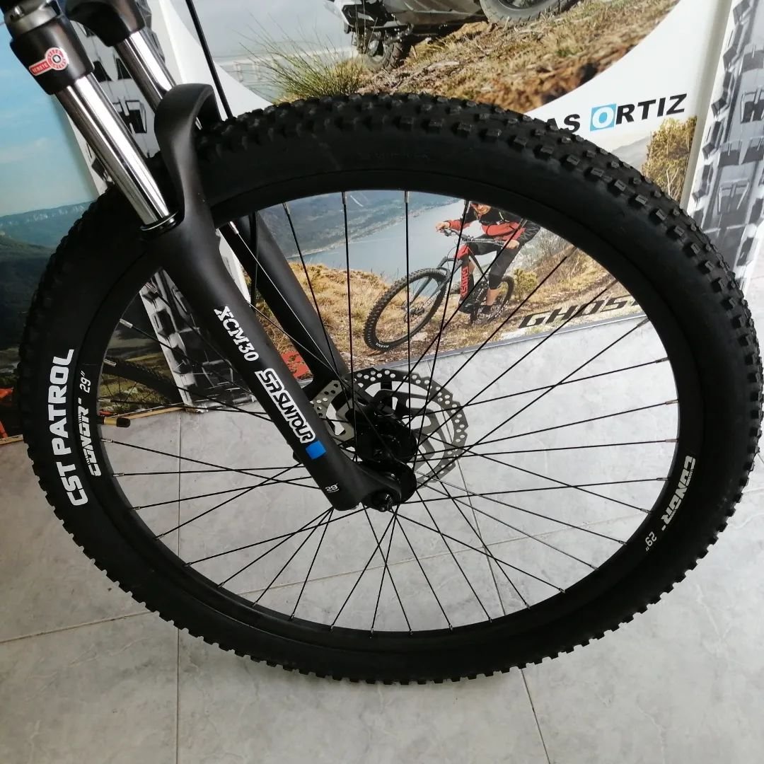 MotoyBiciOrtiz's tweet photo. Conor Borneo.
Bicicleta eléctrica con motor central y cambio Shimano de 11v.
#conor #conorbikes #conorwrc #conorbikesespaña #ebike #ebikestyle https://t.co/VnstkDQola