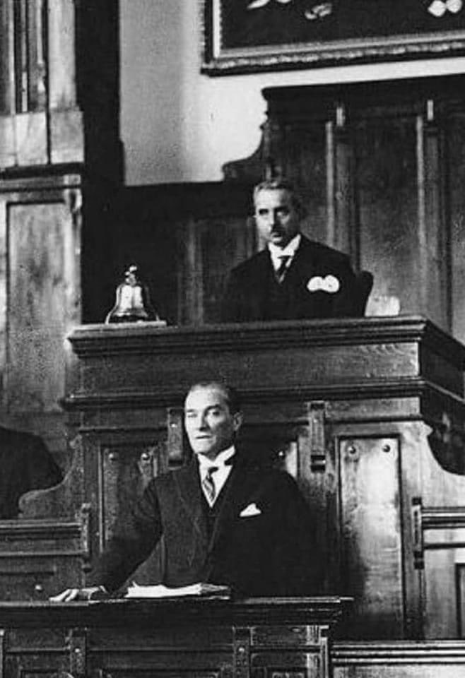 Millet ve memleket adına ve hesabına tek başvurulacak yer burasıdır yani Yüksek Meclisinizdir 
Bu yasal hakkı bu milli hakkı bu doğal hakkı hiçbir sebep ve bahane ve hiçbir düşünce ile hiçbir kimseye ve hiçbir kurula terk edemeyz

                  Mustafa Kemal ATATÜRK
#Günaydın