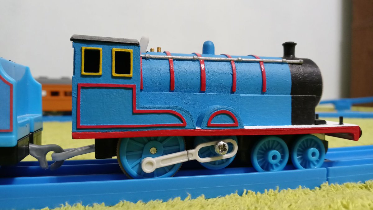 paperstuffs's tweet photo. forgor to share my second eddie lol

managed to make the boiler less fat and paint job neater overall https://t.co/gxaMQDhVCA