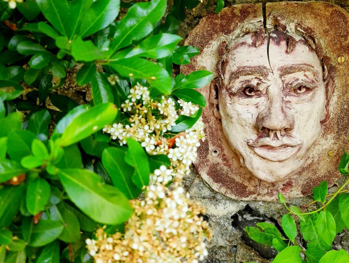 Our chap in the picture may not be cracking much of a smile (tho he does have a cracking headache) but he is really happy that people enjoyed our Southover Open Gardens trail. Thanks to the gardeners, volunteers and visitors and see you next year! #lewes #opengardensofsouthover