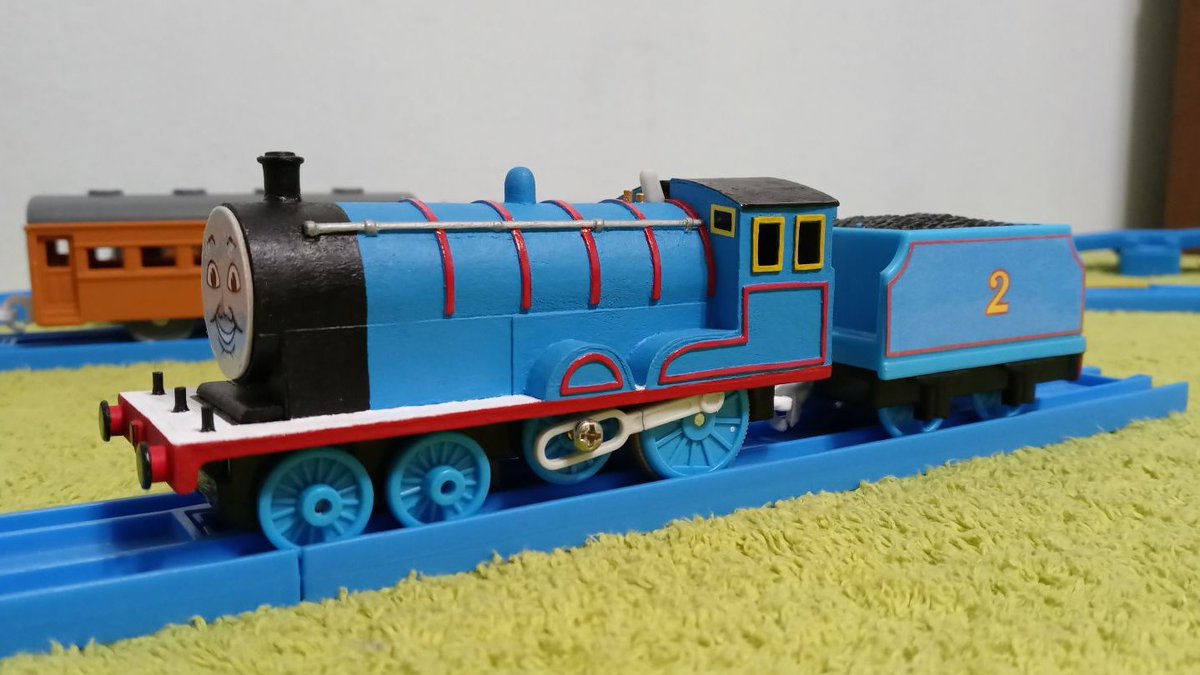 paperstuffs's tweet photo. forgor to share my second eddie lol

managed to make the boiler less fat and paint job neater overall https://t.co/gxaMQDhVCA