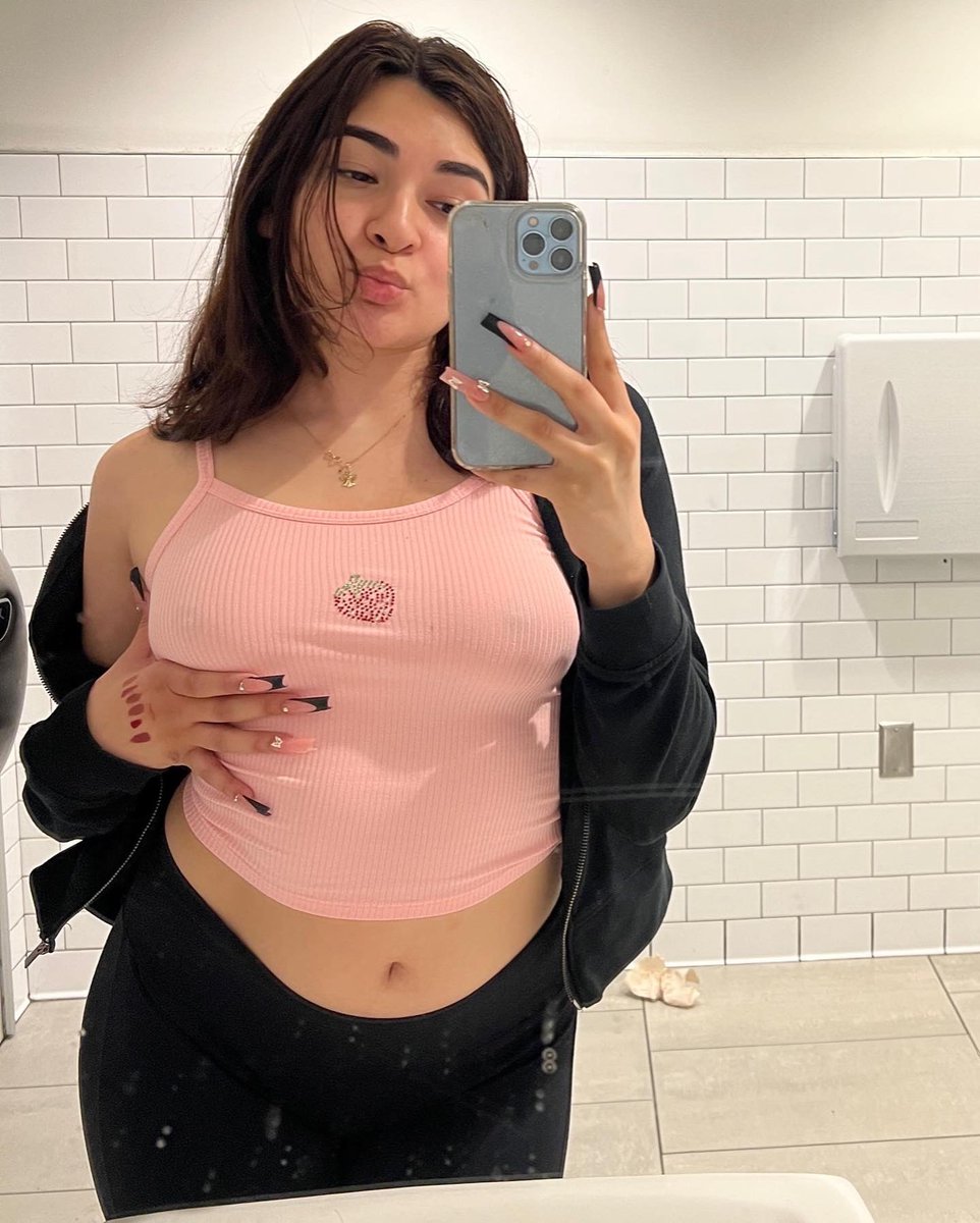 karinamasfinaa's tweet photo. I forget to post sometimes https://t.co/9RYXzNMikC