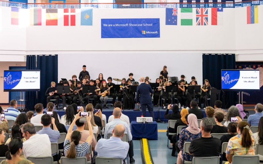 sekqatar's tweet photo. Unforgettable night! 🌟

Huge thanks to our incredible MYP-DP students and staff for an unforgettable night of talent! You blew us away with your amazing skills! #IBschool #artsnight #music #performances 🎵🎶 https://t.co/Uv4S0zWCMS