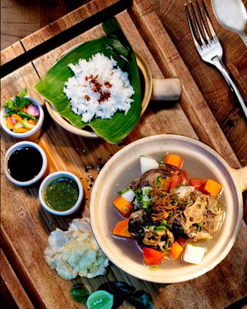 Sop Buntut
The ultimate comfort food of Indonesia - Oxtail soup. Perfect for those rainy days or when you're just in the mood for something warm.

Come taste the comfort for yourself only at Barata Coffee Sho