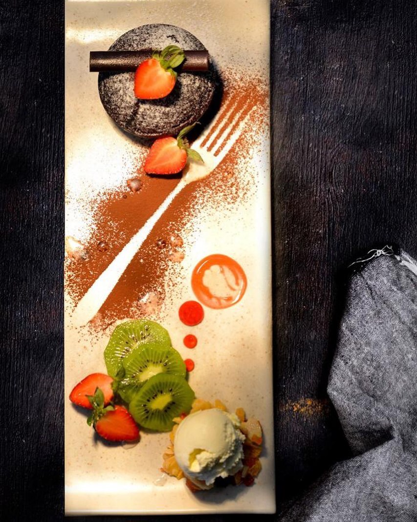 In the mood to treat yourself?

Introducing our crowd favorite chocolate lava 🍰

Accompanied with a scoop of vanilla ice cream, feel the happiness with every bite you take