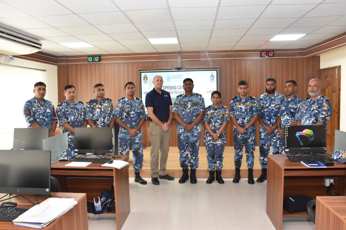 UNODC_BMB's tweet photo. 📢 #HappeningNow! @UNODC_MCP in #Bangladesh 🇧🇩 commences Pierside #VesselSearch Techniques (#PVST) Course for Instructors to #BangladeshCoastGuard for 4️⃣ officers to boost their search capabilities to counter illicit trafficking at sea!
Funded by #Japan 🇯🇵
#BorderManagement https://t.co/12Q46IwfZj